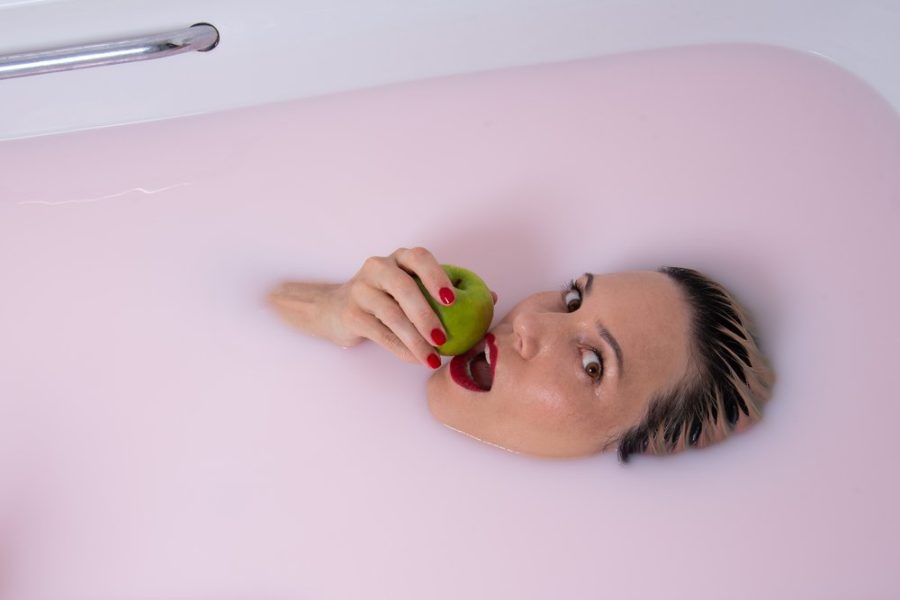 woman in bathtub self portrait photography ideas with your phone