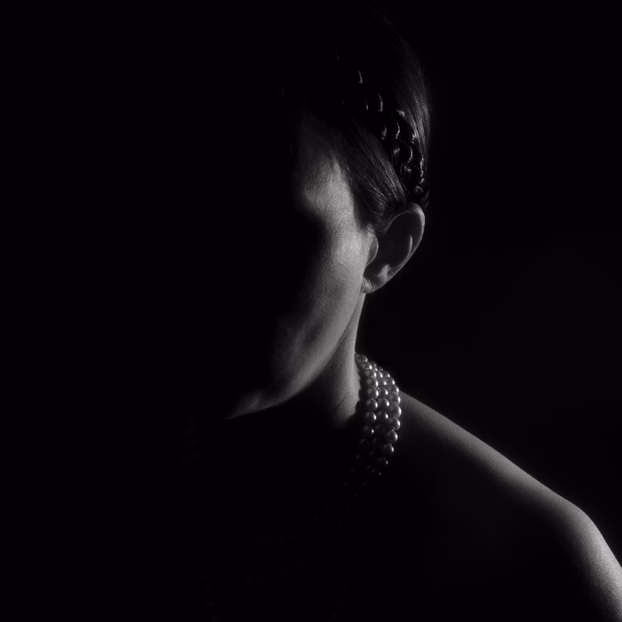 black and white photo with rim lighting
